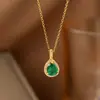 Colar de Aço Titânio Dongguan para Mulheres com Pingente em Forma de Coração com Diamante Rosa Microincrustado, Corrente para Clavícula Versátil e da Moda, Banhado a Ouro 18K