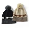 Versión Coreana Venta al por mayor Transfronteriza Gorros de Cachemir para Hombres y Mujeres, Gorros de Invierno Engrosados con Pompón y Orejeras, Gorros Holgados, Gorros para el Frío