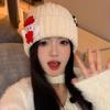 Gorro rojo navideño con astas para mujer, cálido gorro de lana gruesa con bufanda de invierno y protección para los oídos, gorro de punto resistente al frío.