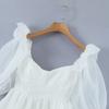 Vestido blanco Pure Desire de estilo francés de principios de primavera 2022 para mujer, con cuello cuadrado, mangas abullonadas y corte princesa ajustado.