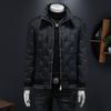 Chaqueta de plumón con cuello levantado estilo europeo para hombre, nueva chaqueta de invierno con bordado de moda, informal, de alta gama, cálida, de marca de moda.
