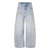 Calça jeans masculina americana lavada e desgastada com perna curva, design de marca moderna, bolsos com tachas cruzadas, calça longa de perna larga lavada