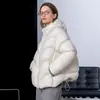Chaqueta Acolchada con Capucha de Alta Gama Transfronteriza de Pluma de Pato Blanca 90 para Mujer, Estilo Corto, Silueta de Moda de Invierno 2026 Abrigo tipo Capa