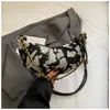 Bolso Casual para Mujer Estilo Coreano 2025 Invierno Nuevo Estilo Moderno Versátil Bolso de Hombro Personalizado Cadena Bolso Cruzado Transfronterizo