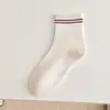Meias Brancas Ursinho Femininas Cor Sólida Algodão Outono e Inverno Absorventes de Odor Absorventes de Suor Meias de Cano Médio Sem Costura Algodão Penteado Meias Femininas Venda por Atacado