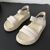 Sandálias Planas de Velcro de Novo Estilo 2026 com Solado Grosso para Mulheres, Sandálias de Praia Macias de Tira Única, Sapatos Romanos Casuais de Couro Bovino
