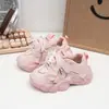 Verão 2026 Novos Tênis Esportivos de Malha para Meninas Sapatos Infantis Respiráveis de Malha Única Sapatos de Princesa para Crianças Pequenas, Médias e Grandes Sapatos de Pai