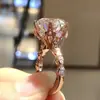 Fabricantes de comercio exterior europeos y americanos suministran anillo de flor de circón color oro rosa moda femenina anillo de propuesta de compromiso F1378