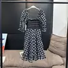 Vestido MONA gola quadrada xadrez manga bufante acinturado slim fit retrô francês temperamento sexy doce campânula
