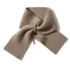Suéter de cachemira 2026 Otoño/Invierno Nuevo Estilo para Mujer Color Sólido Estilo Chino Botón de Rana Guardapolvo Bufanda de Punto Calentador para Cuello Pequeño