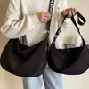 Bolsa Nueva de Nylon Transfronteriza Gran Capacidad Moderna Versátil Otoño e Invierno Bolso de Hombro Cruzado Bolso de Tela de Gama Alta Bolsa de Empanada