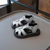 Sandalias para Niña 2026 Verano Nuevo Estilo Zapatos de Playa Cerrados Tejidos Huecos para Niños Estilo Princesa Sandalias Romanas para Niña Pequeña