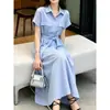 Elegancia femenina transfronteriza, vestido largo a rayas estilo camisa holgado con cinturón, versión coreana del vestido