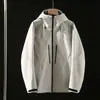 Chaqueta de Caparazón Duro para Pareja Transfronteriza Nueva al Aire Libre de una Sola Capa Triple Prueba Resistente al Viento e Impermeable Ropa Funcional para Montañismo