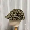 Boina camuflada desgastada personalizada de ala suave estilo francés para mujer, sombrero octagonal delgado con forma de nube de moda vintage, elegante y moderno