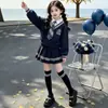 Conjunto JK para Meninas Outono Novo Estilo Crianças Pequenas e Grandes Estilo Escolar Hoodie Falso de Duas Peças Saia Plissada Conjunto de Duas Peças Roupa de Estudante