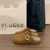 Chinelos simples, novos sapatos slip-on de sola grossa estilo vintage para o outono de 2026, versáteis, confortáveis, respiráveis, chinelos de bico fechado