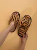 Pantufas de Pelúcia Femininas com Tiras Cruzadas Comércio Exterior Transfronteiriço Pantufas de Bico Aberto Pantufas Domésticas para Meninas Quentes de Algodão