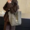Nova Bolsa de Lona de Ombro Único Estilo Preguiçoso 2026 Grande Capacidade Estampa de Leopardo Moda Bolsa Tote Simples para Ir ao Trabalho Casual Bolsa Feminina
