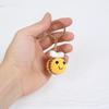 Pequeña abeja tejida a mano exquisita llavero creativo lana ganchillo pequeño colgante lindos insectos adornos terminado