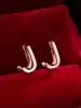 Pendientes de botón casuales de moda populares, creativos, con diseño de letra, simples, versátiles para el día a día, de alta calidad, lujo ligero
