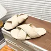 Chanclas de Tira Cruzada Tejida con Punta Abierta para Mujer, Sandalias Planas Cómodas de Playa de Moda Verano 2026