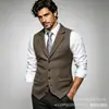 Chaleco de traje vintage de espiga de tweed para hombre, talla europea, con panel trasero de satén, solapa y cadena decorativa dorada