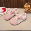 Tênis Esportivo Feminino 2026 Verão Novo Solado Macio Infantil Flor Ballet Treinamento Alemão Sapatos Casuais Solado Macio Sapatinhos de Bebê