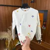 Sudadera con capucha acolchada de espuma, un top versátil y moderno de manga larga con cuello redondo, nuevo para la temporada otoño/invierno 2026