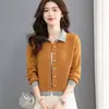 2026 Novo Cardigan de Tricô Color Block com Gola Lapela Feminino Primavera Outono Estilo Curto Petite Fashionável Redutor de Idade Versátil Casaco Suéter