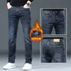 Jeans masculino de alta qualidade, forrado com fleece e espessado, novo modelo outono e inverno 2026, calça longa justa reta, elástica, lavada