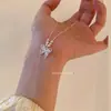 Colar com Pingente de Borboleta em Pedra Olho de Gato, Cool e Elegante, Simples e Único, Fashion e Moderno, Gargantilha Versátil para Mulheres