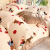 Juego de Cuatro Piezas de Leche Polar de Invierno con Funda Nórdica de Polar Añadida Juego de Tres Piezas para Dormitorio Infantil Sábana Cálida Ropa de Cama de Coral