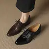 Qualidade de Chengdu, luxo leve, sapatos artesanais de alta qualidade em liquidação! Sapatos de couro bovino de flor integral lavada, bico fino de 3 cm, para todas as estações
