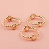 Anillo de Cobre Chapado en Oro de 18 Quilates con Cuentas Retorcidas de Alta Retención de Color Hebilla de Cuentas de Doble Agujero Accesorios para Pulseras Collares DIY