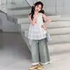 Conjunto de Top de Renda Sem Mangas e Jeans para Meninas 2026 Novo Estilo de Verão para Crianças Maiores Top Tipo Camisa de Boneca e Calça Longa de Perna Larga