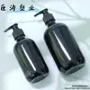 En stock botella de champú negra de 500 ml botella de plástico para gel de ducha con dispensador de 300 ml botella para acondicionador