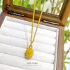 Jindian Mesmo Estilo 24 K Cobre Banhado a Ouro Colar de Durian Novo Estilo Pingente de Luxo Leve Corrente para Clavícula de Durian Presente para Namorada