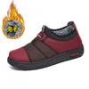 Nuevos Zapatos de Algodón del Viejo Pekín 2024 para Mujer Invierno con Forro de Felpa Zapatos para Madres de Mediana Edad y Ancianos Slip-on Antideslizantes Cálidos Botas de Abuela