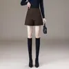 Shorts irregulares para mujer, nuevo estilo de otoño, de cintura alta, adelgazantes, pantalones de pierna ancha, adecuados para usar con botas, versátiles para figuras petite