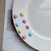 Accesorios Mini Color Dopamina Forma de Corazón de 1 cm al por Mayor Hechos a Mano DIY Pegamento de Crema Ropa para Niños Zuecos y Bolsas