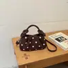Shuai Mi Home 2026 nova coleção: uma bolsa de bolinhas estilosa e única com um design plissado da moda, uma bolsa transversal chique e uma bolsa de ombro retrô estilo coreano