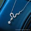 Collar con colgante de la serie "Año de la Serpiente", nuevo y exquisito, con diseño de serpiente del zodíaco chino, para mujer, con sentido de alta sensibilidad.