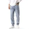 AliExpress Moda Masculina Verano 2026 Pantalones de Mezclilla Azules Estilo Europeo y Americano para Viajar Versátiles Elegantes Casuales En Stock Modernos