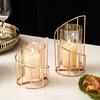 Candelabros románticos nórdicos con adornos para sala de estar, mesa de comedor, candelabro de hierro de alta gama de estilo europeo, accesorios decorativos para cenas a la luz de las velas.