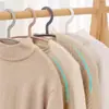 Cabides sem marca, varais de secar roupas antiderrapantes, cabides de plástico, ganchos de cabide para roupas domésticas, varais de roupas, cabides de roupas para pendurar