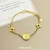 Pulsera con Colgante Redondo de Flor de Cuatro Pétalos con Pedrería Dorada, Best-Seller Transfronterizo para Mujer, Lujo Ligero, Versátil, Joyería de Moda Clásica