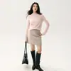26 nueva colección de otoño: Suéter de punto 100% cachemir puro con cuello semi-alto, diseñado para ser favorecedor, de manga larga y fácil de poner.