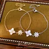 Pulsera de Trébol Flor de Nácar con Circonita, Pulsera de Lujo Ligero Nicho de Gama Alta, Joyería de Mano Exquisita y Versátil al por Mayor