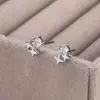 Pendientes de botón de estrella de zirconia de cuatro puntas pequeños exquisitos simples de alta gama delicados diseño de nicho diseño personalizado accesorios para pendientes
